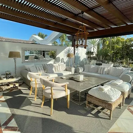 Apartment Luxurious And Light 3 Bedroom Penthouse Estepona