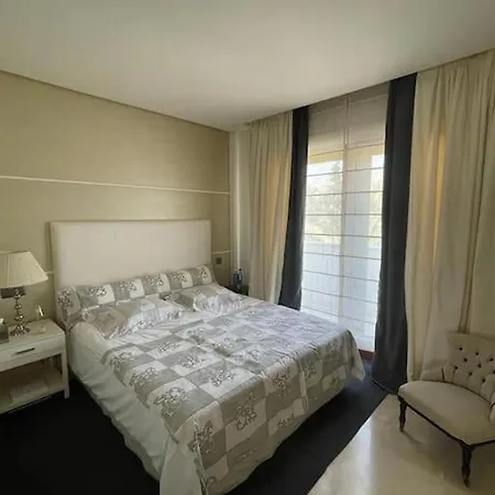 Apartment Luxurious And Light 3 Bedroom Penthouse Estepona