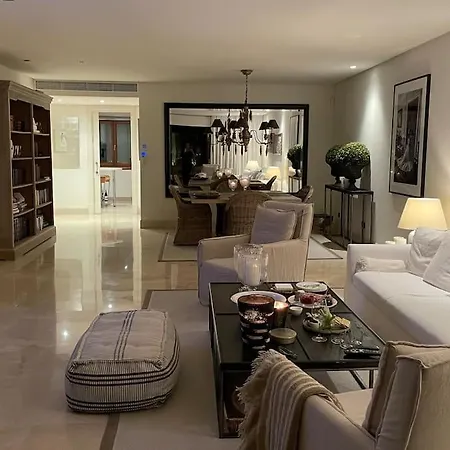 Apartment Luxurious And Light 3 Bedroom Penthouse *