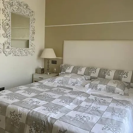 Apartment Luxurious And Light 3 Bedroom Penthouse