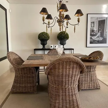Apartment Luxurious And Light 3 Bedroom Penthouse