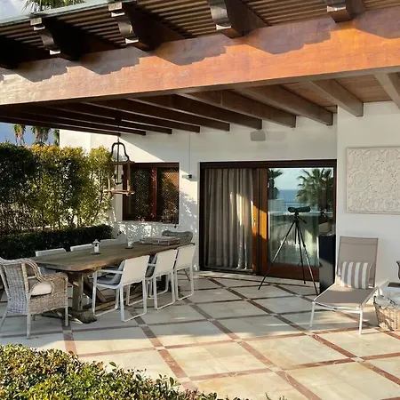 Luxurious And Light 3 Bedroom Penthouse