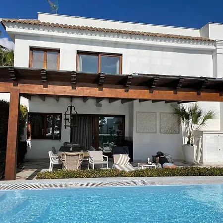Apartment Luxurious And Light 3 Bedroom Penthouse Estepona