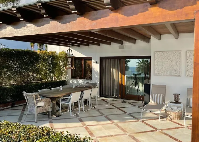 Luxurious And Light 3 Bedroom Penthouse