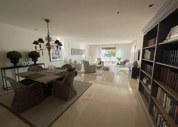 Luxurious And Light 3 Bedroom Penthouse *