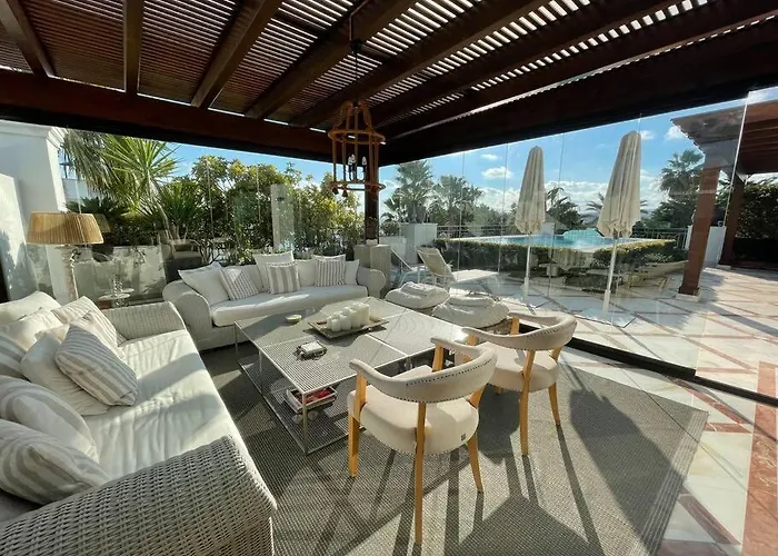 Luxurious And Light 3 Bedroom Penthouse *