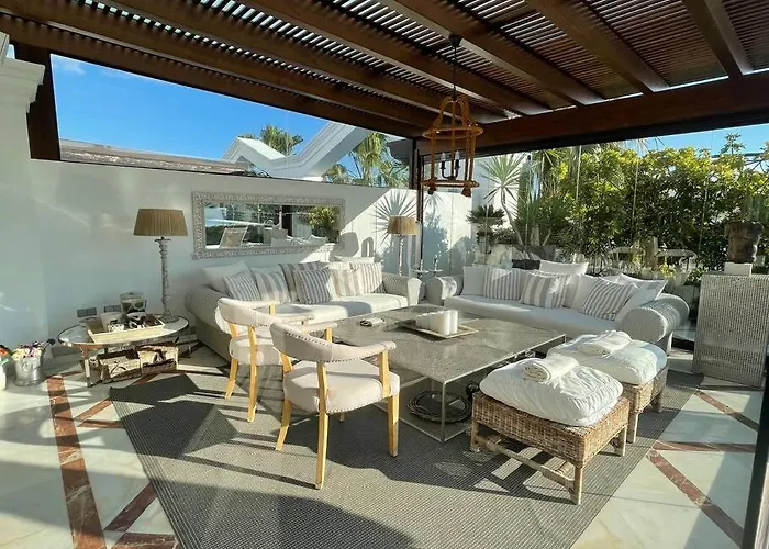 Apartment Luxurious And Light 3 Bedroom Penthouse Estepona