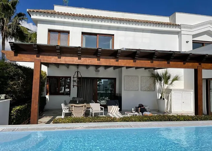 Apartment Luxurious And Light 3 Bedroom Penthouse Estepona