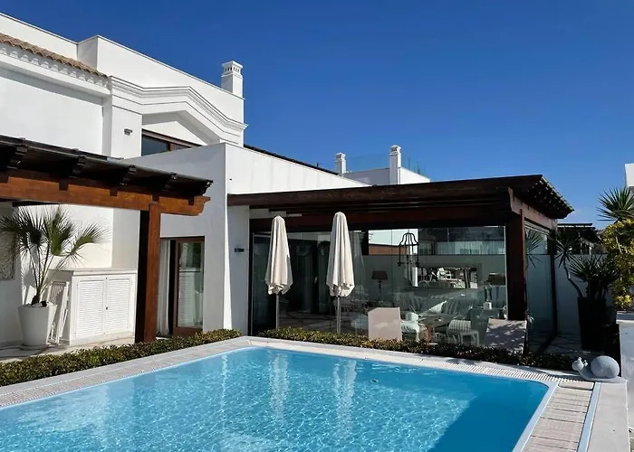 Luxurious And Light 3 Bedroom Penthouse Estepona