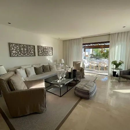 Luxurious And Light 3 Bedroom Penthouse Appartamento
